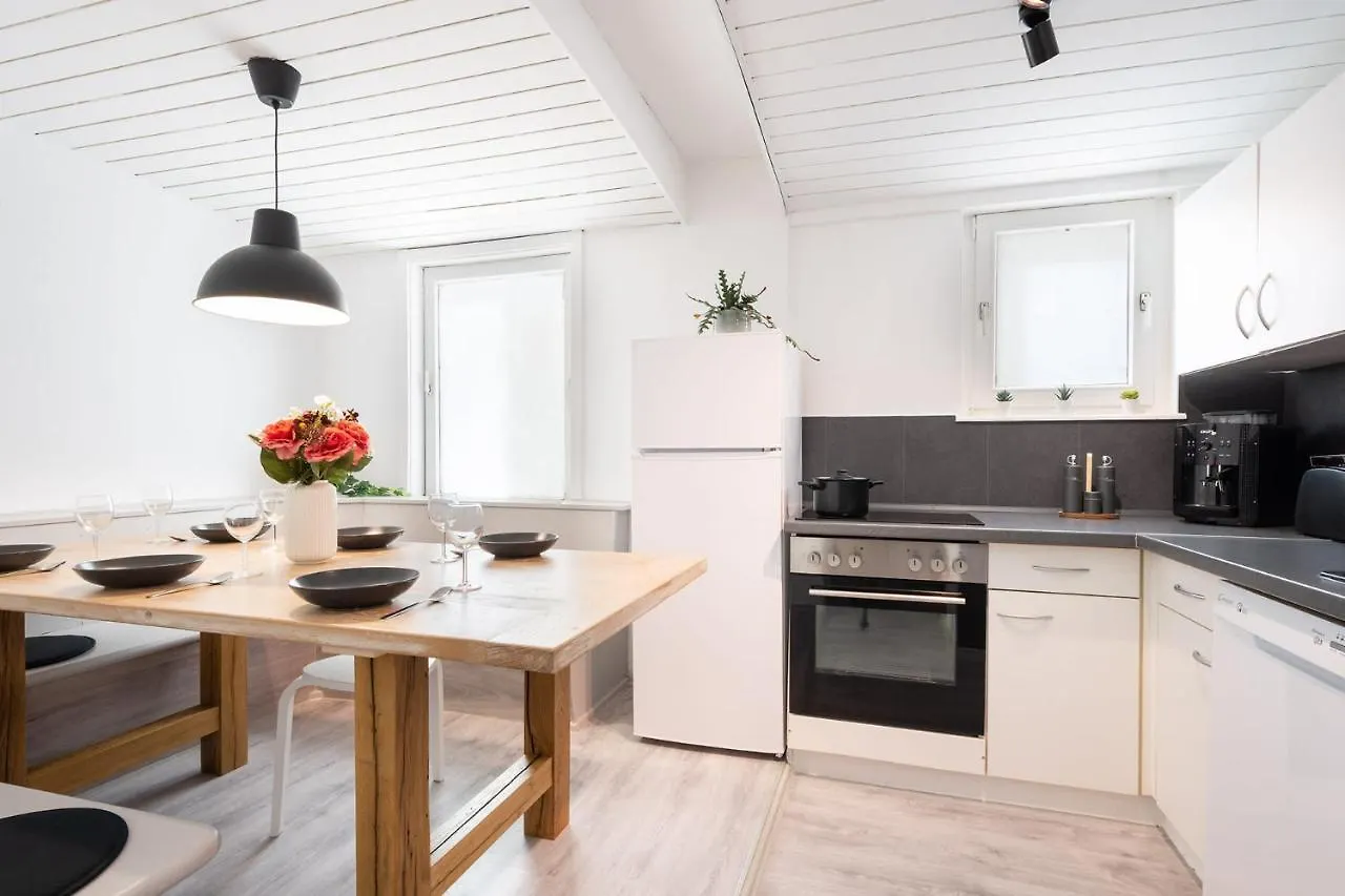מינכן 2 Bedroom Top Floor Apartment Direct On Marienplatz גרמניה